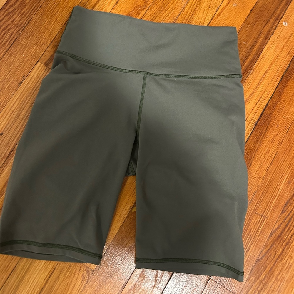 Fabletics biker shorts NWOT size small